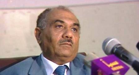 اللوزي يلقي محاضرته في جامعة صنعاء/ أمس